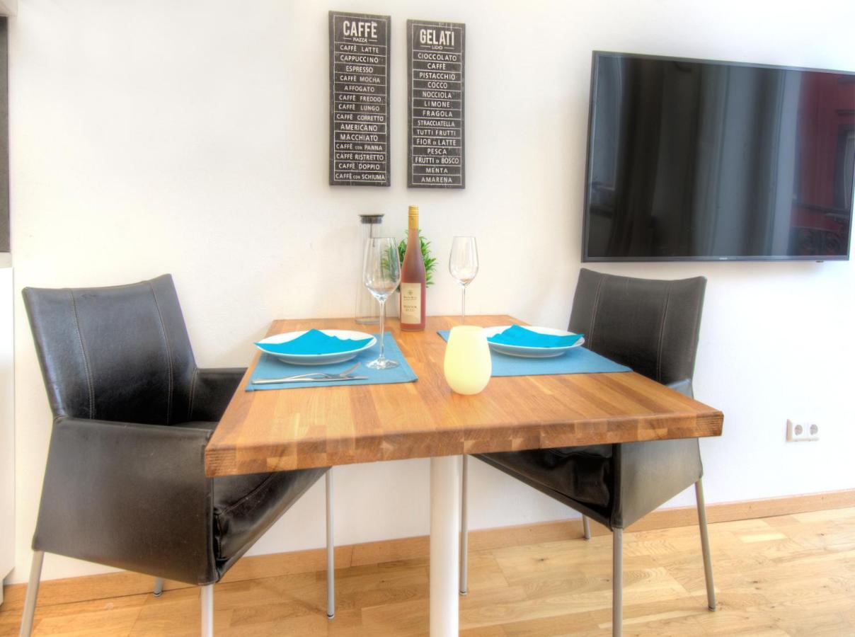 Ferienwohnung Altbaucharme In Der Stadtmitte Karlsruhe Exterior foto